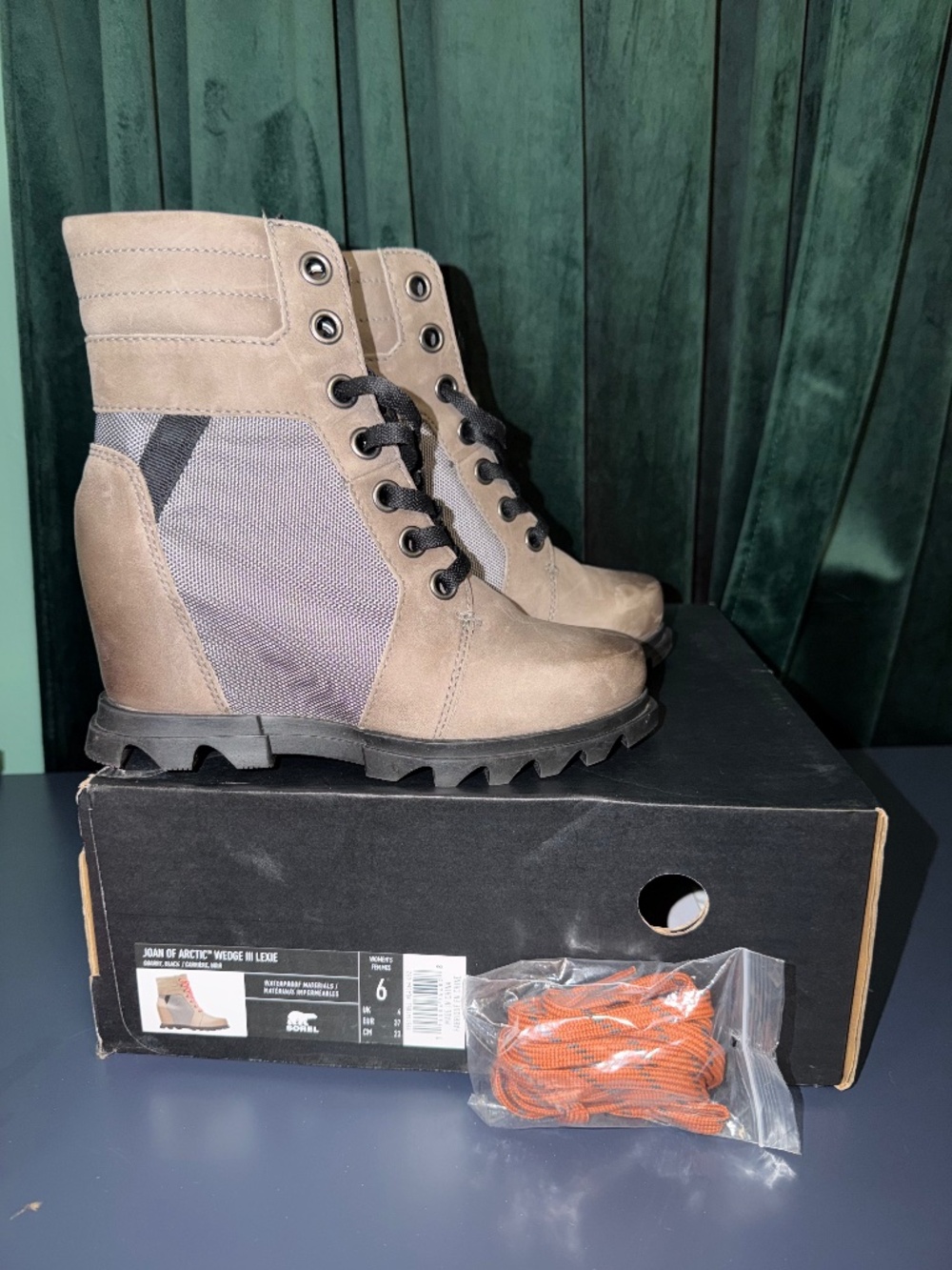 Sorel Joan of Arctic Wedge III Lexie Waterproof Boots Women’s 6 Quarry Black